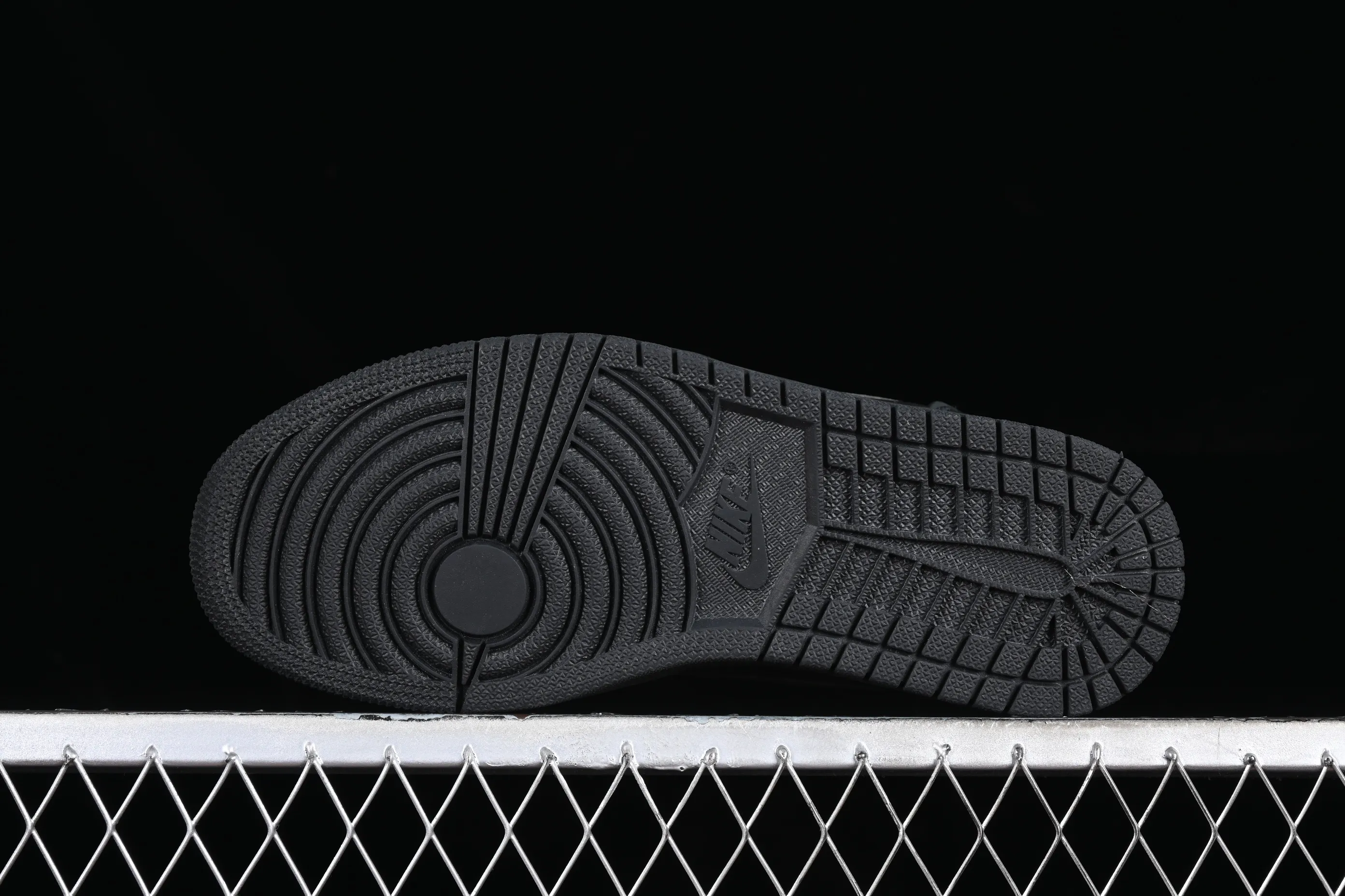 All categories Air Jordan Jordan series basketball shoes Air Jordan 1 Low Z version Air Jordan 1 Low AJ1 Joe 1 black and gray low-top cultural casual sneakers 553558-091